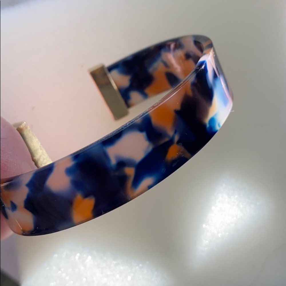 Bangle bracelet